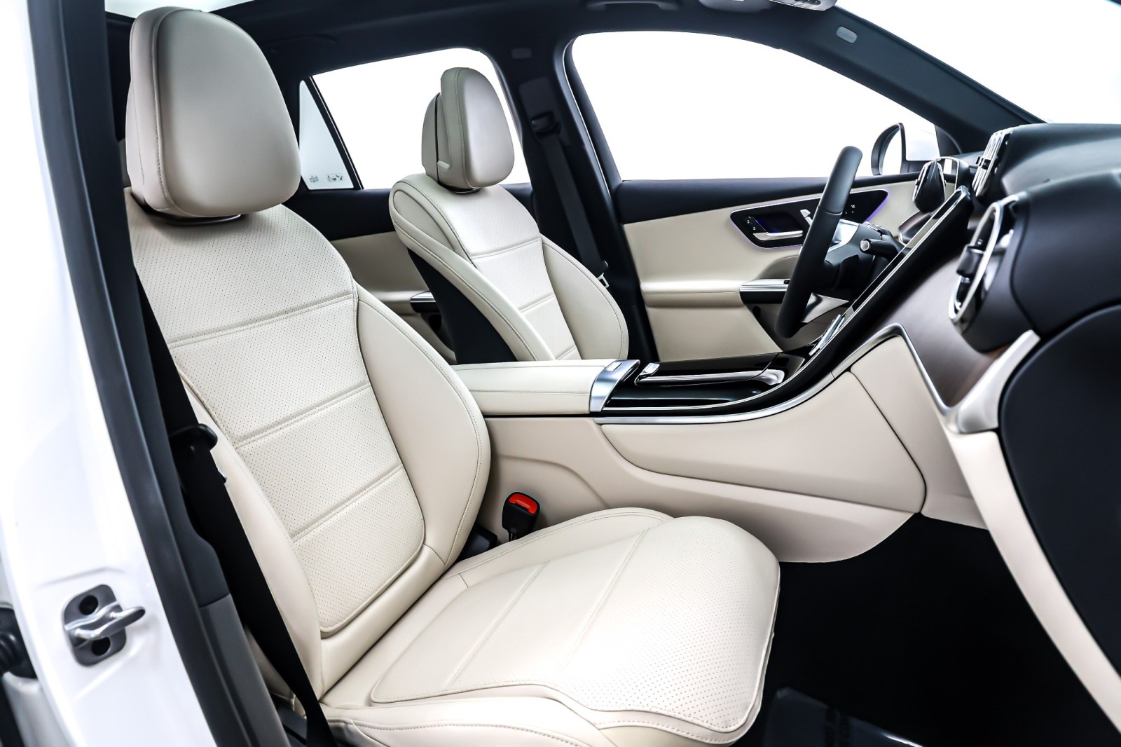 New 2026 Polar White Mercedes-Benz GLC 300 SUV image 7