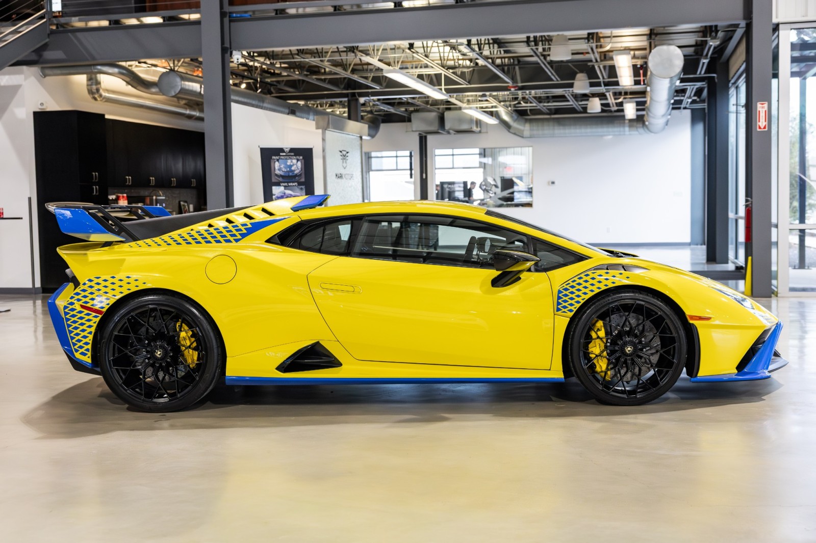 Used Car 2022 Lamborghini Huracan Sto  - $14k Giallo Belenus Paint - Sport Seats - Dark Chrome Interior For Sale Under $400,000 In Boerne, Texas