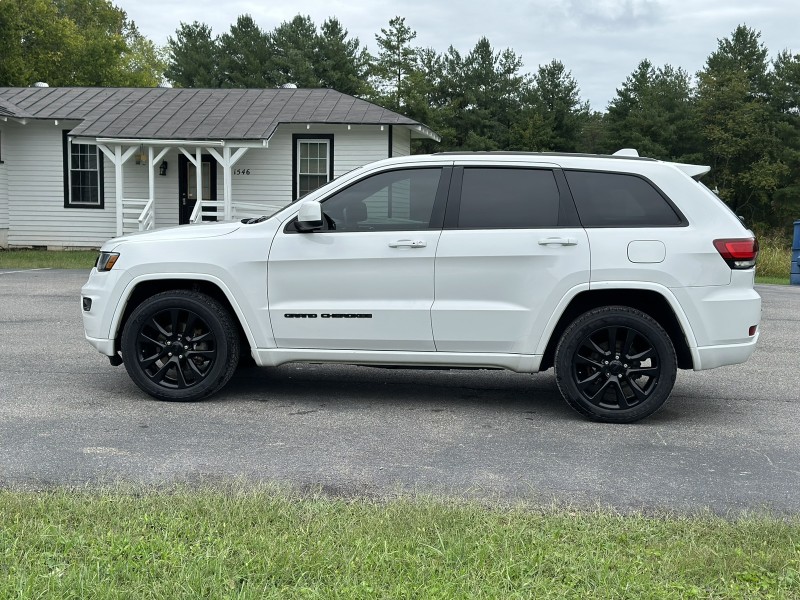 2017 Jeep Grand Cherokee Altitude in , 