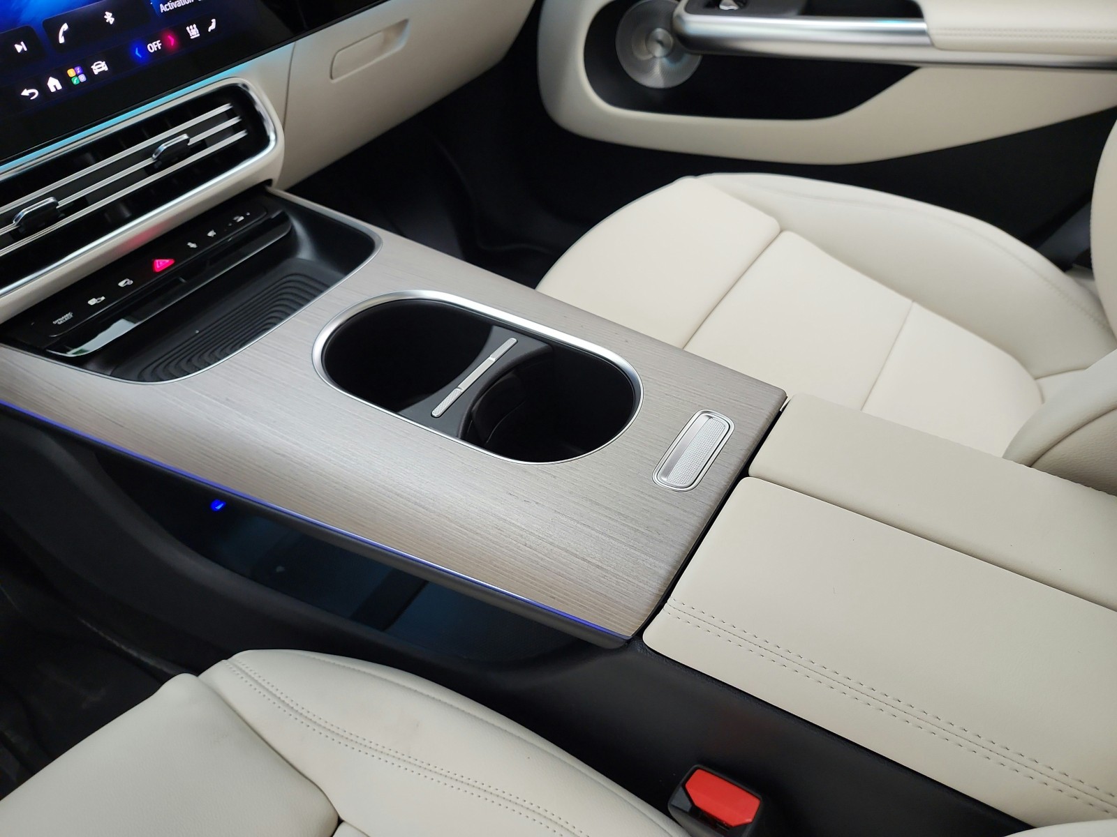 New 2027 MANUFAKTUR Alpine Grey Mercedes-Benz CLA 250+ Electric RWD image 10