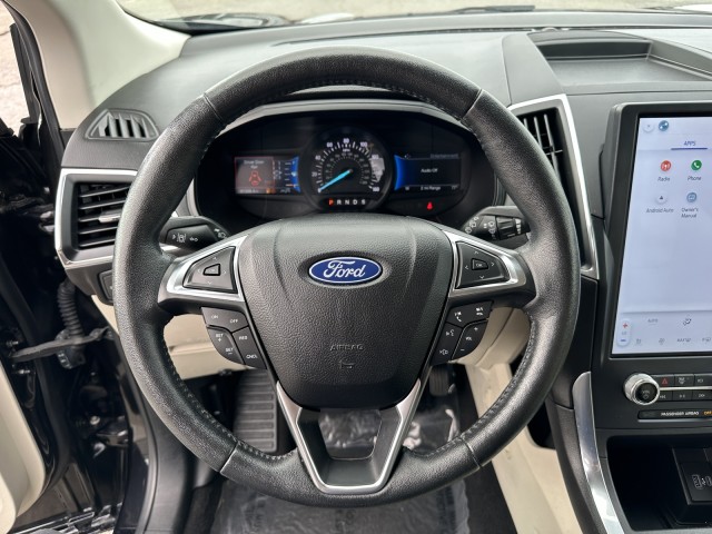 2022 Ford Edge Titanium 12