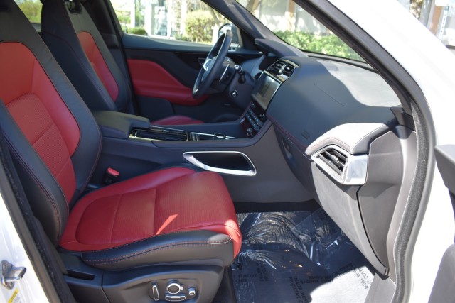 2020 Jaguar F-PACE Navi Leather Pano Roof Heated Front Seats Tech Pkg 45