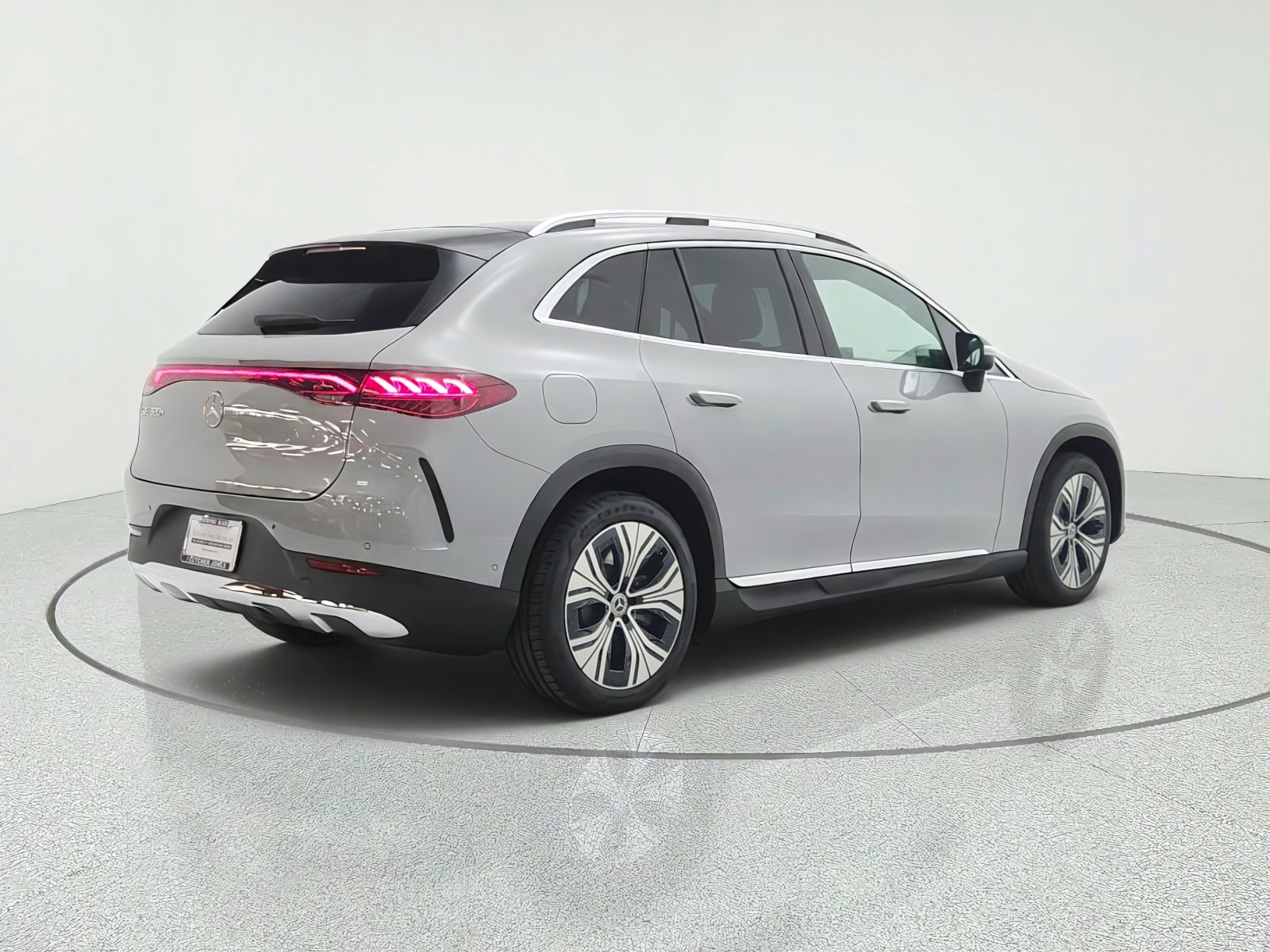 New 2027 MANUFAKTUR Alpine Grey Mercedes-Benz EQE 320+ SUV image 5