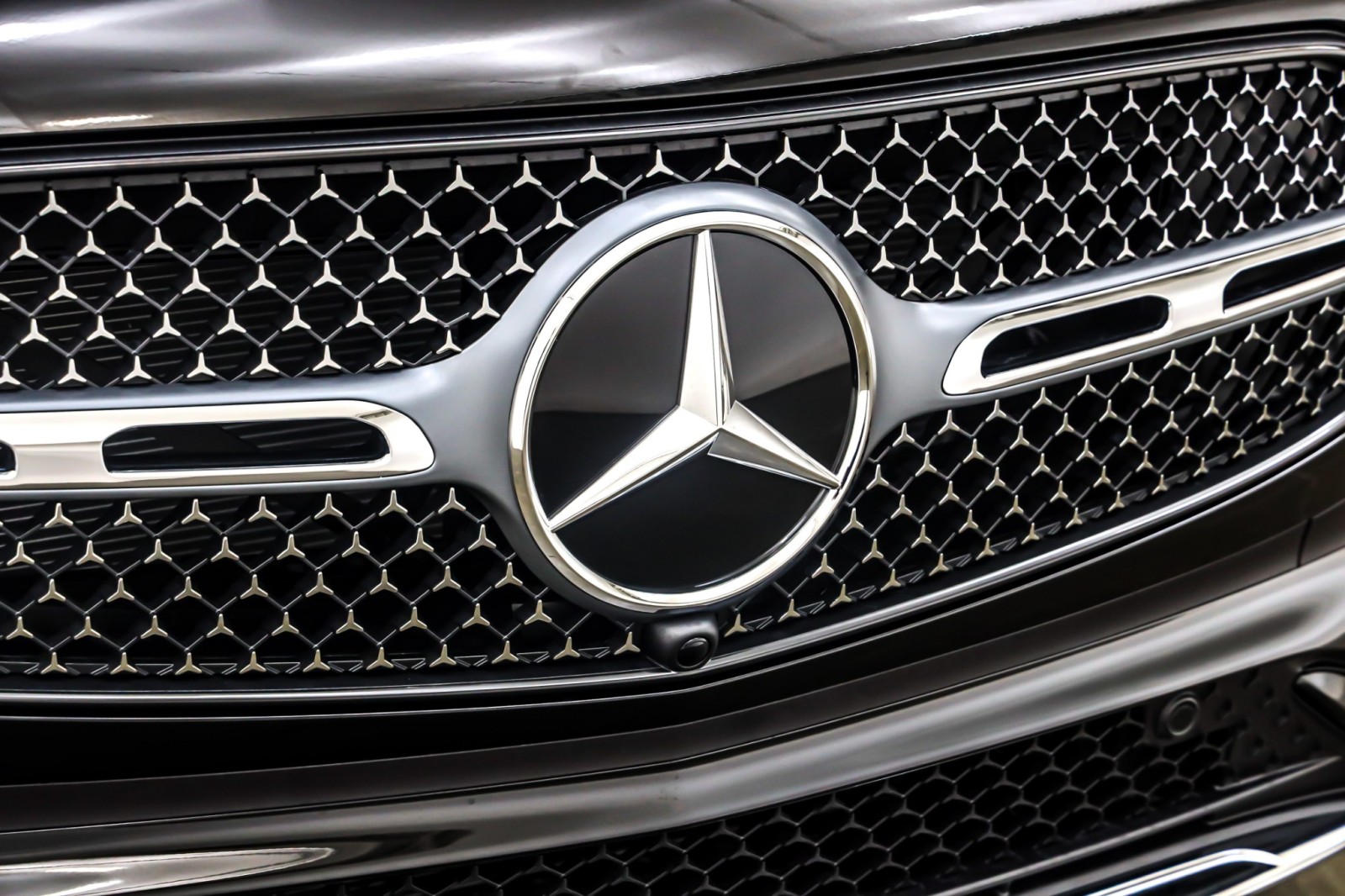 New 2026 Black Mercedes-Benz GLC 300 image 13