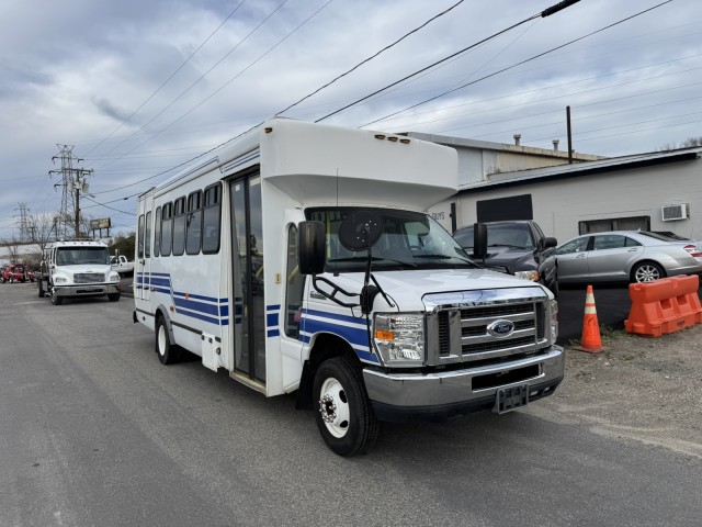 2015 Ford E-450 Passenger & Wheelchair Lift Bus in , 