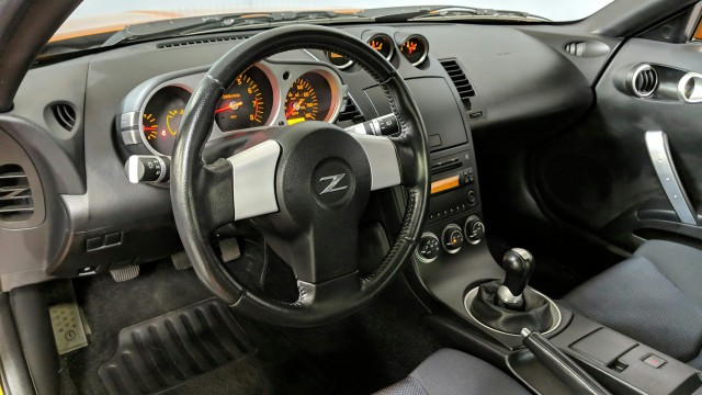 2005 Nissan 350Z  22