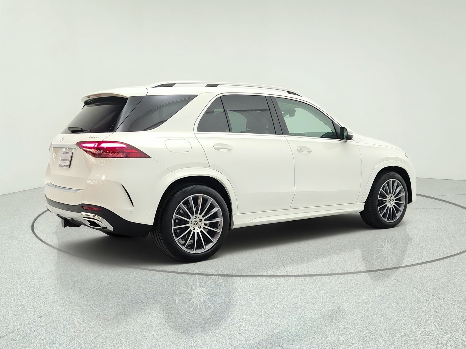 Certified Used 2024 Polar White Mercedes-Benz GLE 350 4MATIC® SUV image 5