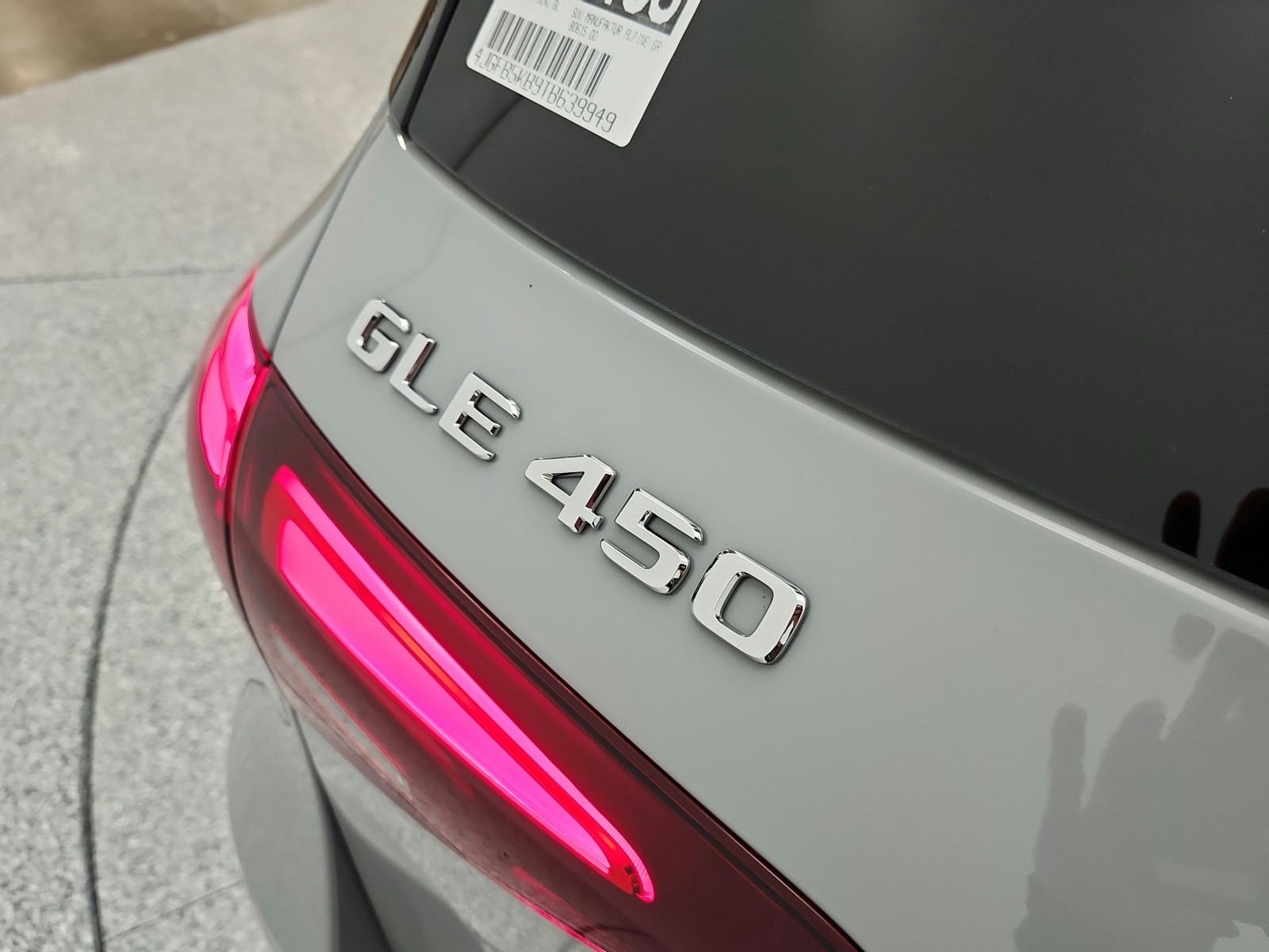 New 2026 MANUFAKTUR Alpine Grey Mercedes-Benz GLE 450 image 17