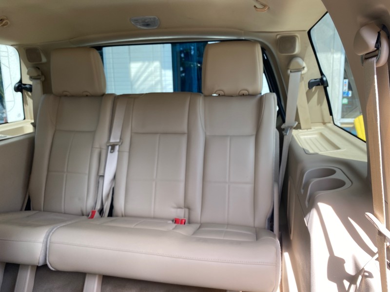 2010 Lincoln Navigator 4WD SUNROOF LOW MILES 31,209 in , 