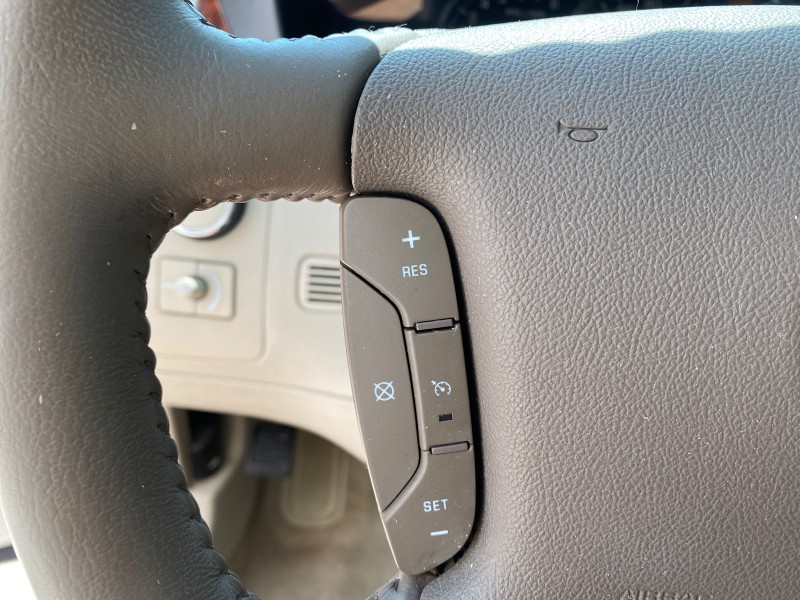 2006 Cadillac DTS LOW MILES 58,287 in , 
