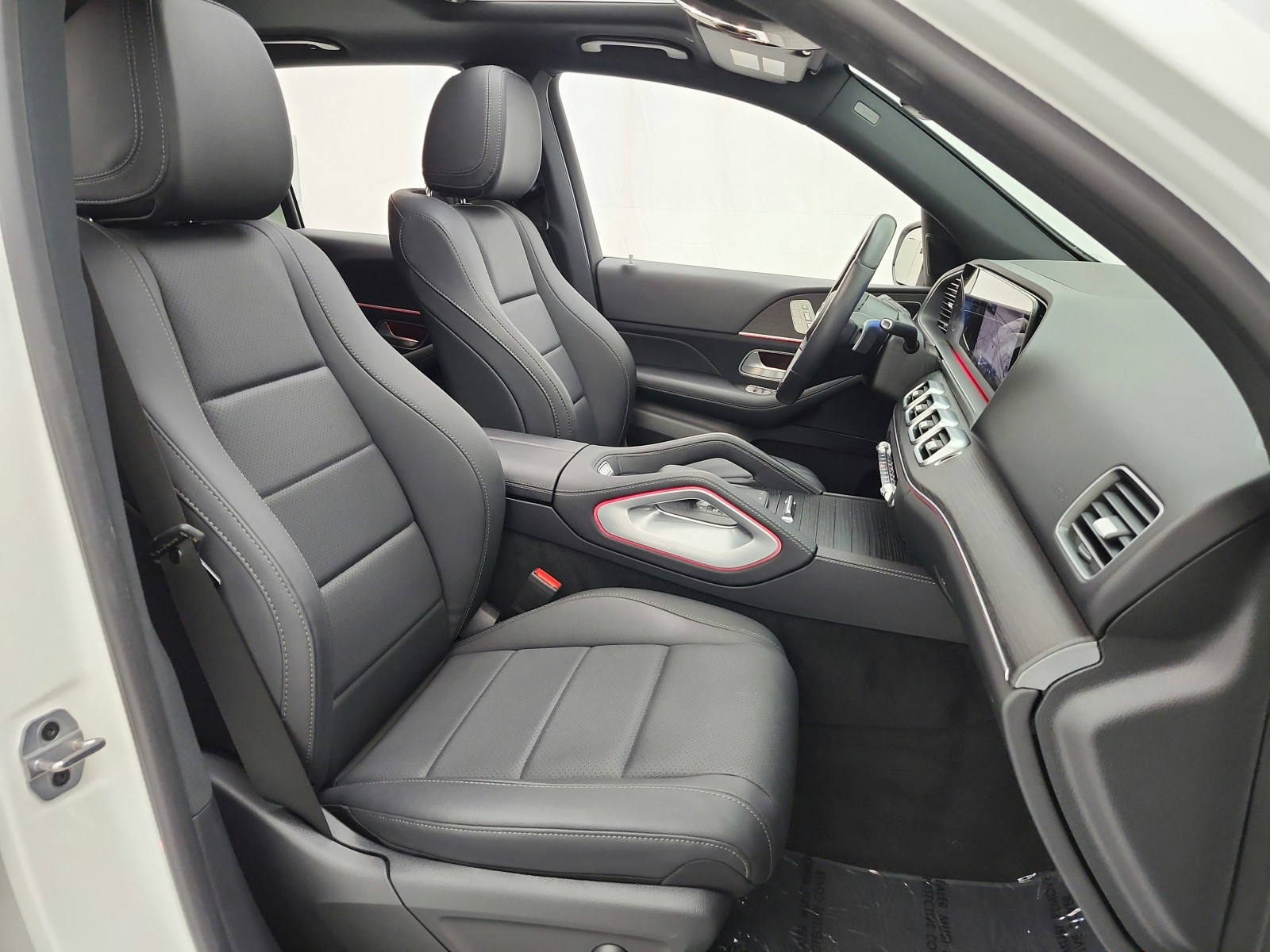 Certified Used 2024 Polar White Mercedes-Benz GLE 350 4MATIC® SUV image 21