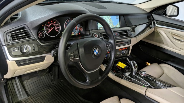 2011 BMW 5 Series 550i 21