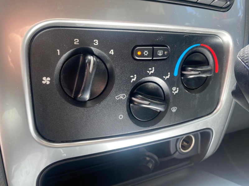 2006 Jeep Liberty 4WD Limited LOW MILES 75,410 in , 