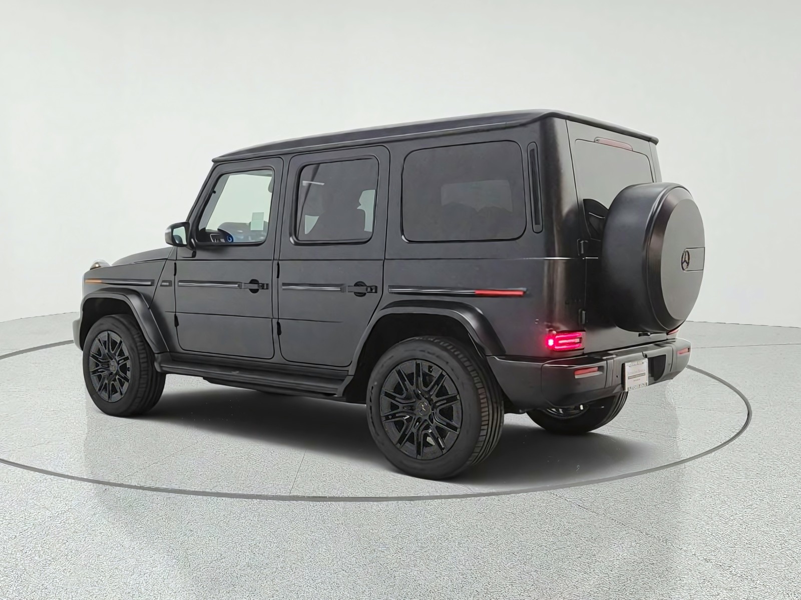New 2027 MANUFAKTUR Night Black magno Mercedes-Benz G 580e SUV image 7