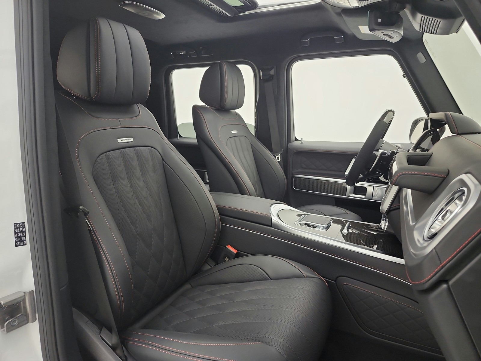 New 2026 MANUFAKTUR Moonlight White Metallic Mercedes-Benz AMG® G 63 SUV image 14