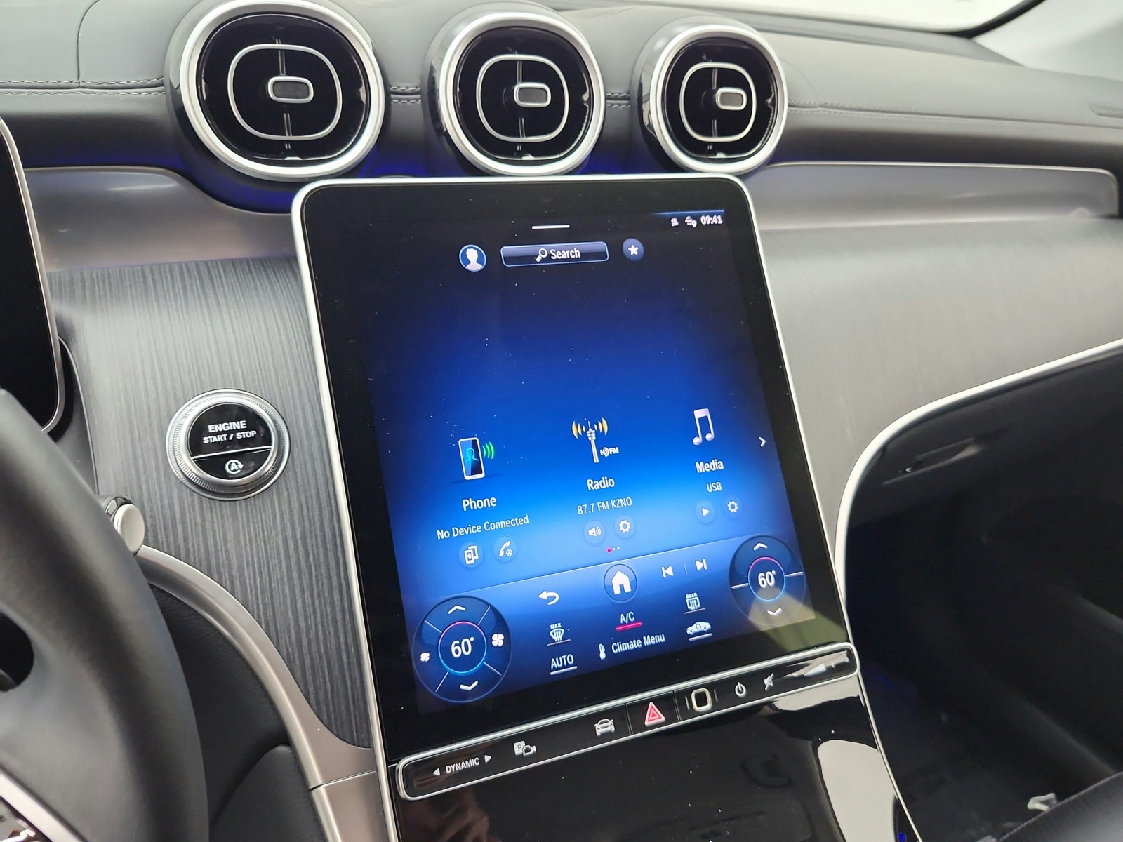 Used 2024 Polar White Mercedes-Benz GLC 300 SUV image 13