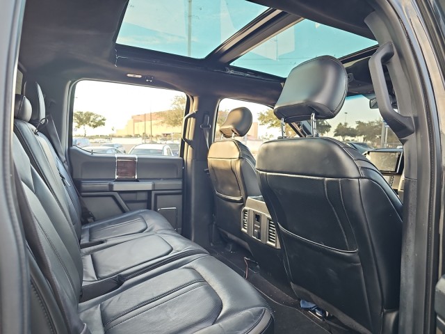 2015 Ford F-150 Platinum 13