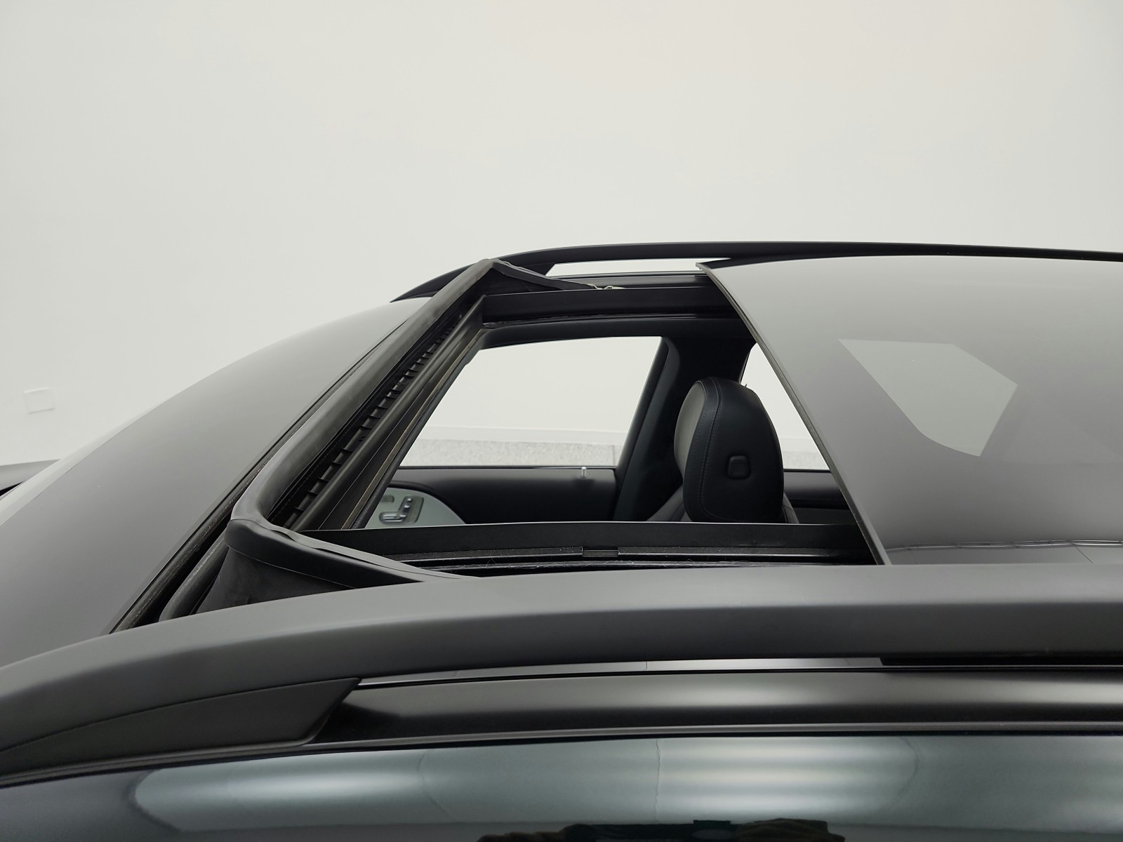 Certified Used 2023 Emerald Green Metallic Mercedes-Benz GLE 350 4MATIC® SUV image 11