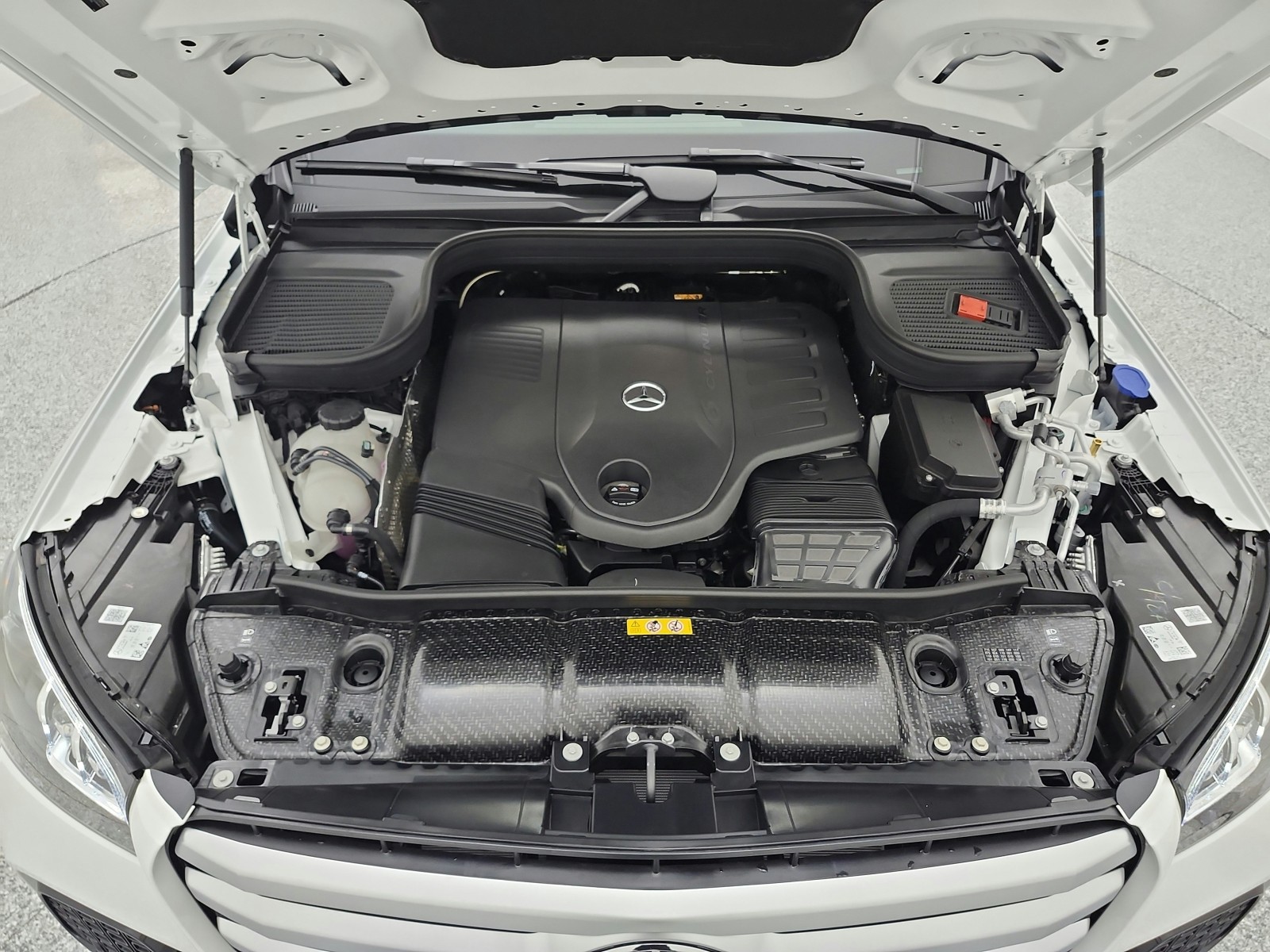 New 2026 Polar White Mercedes-Benz GLS 450 image 12