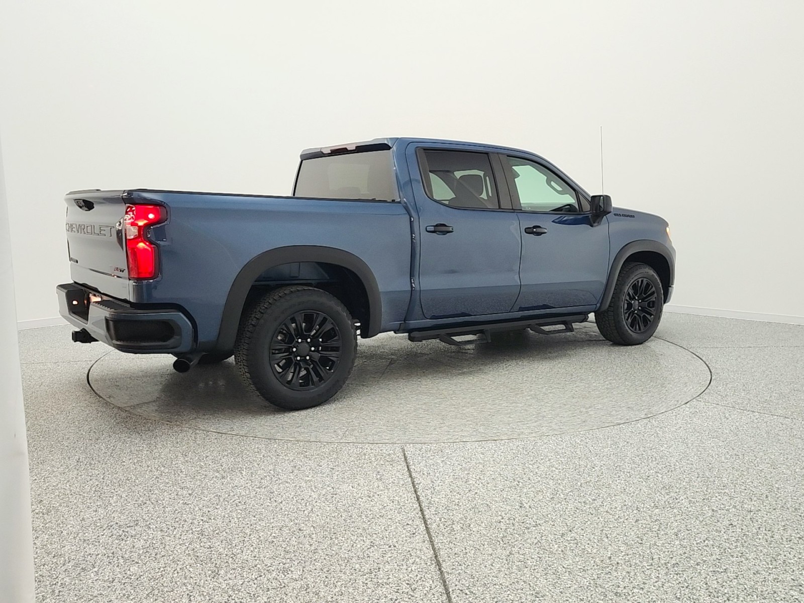 Used 2024 Lakeshore Blue Metallic Chevrolet 2WD Crew Cab 147 RST image 5