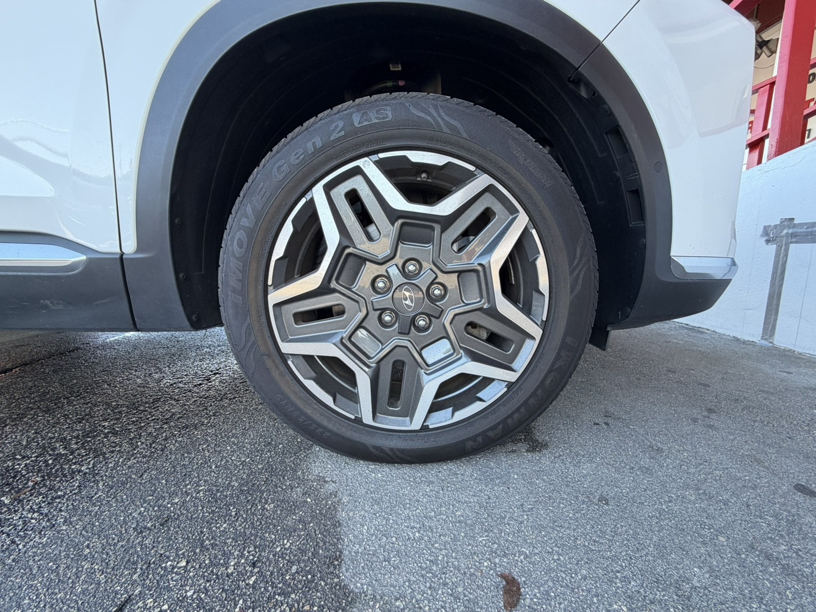2023 Hyundai Santa Fe - $22,588