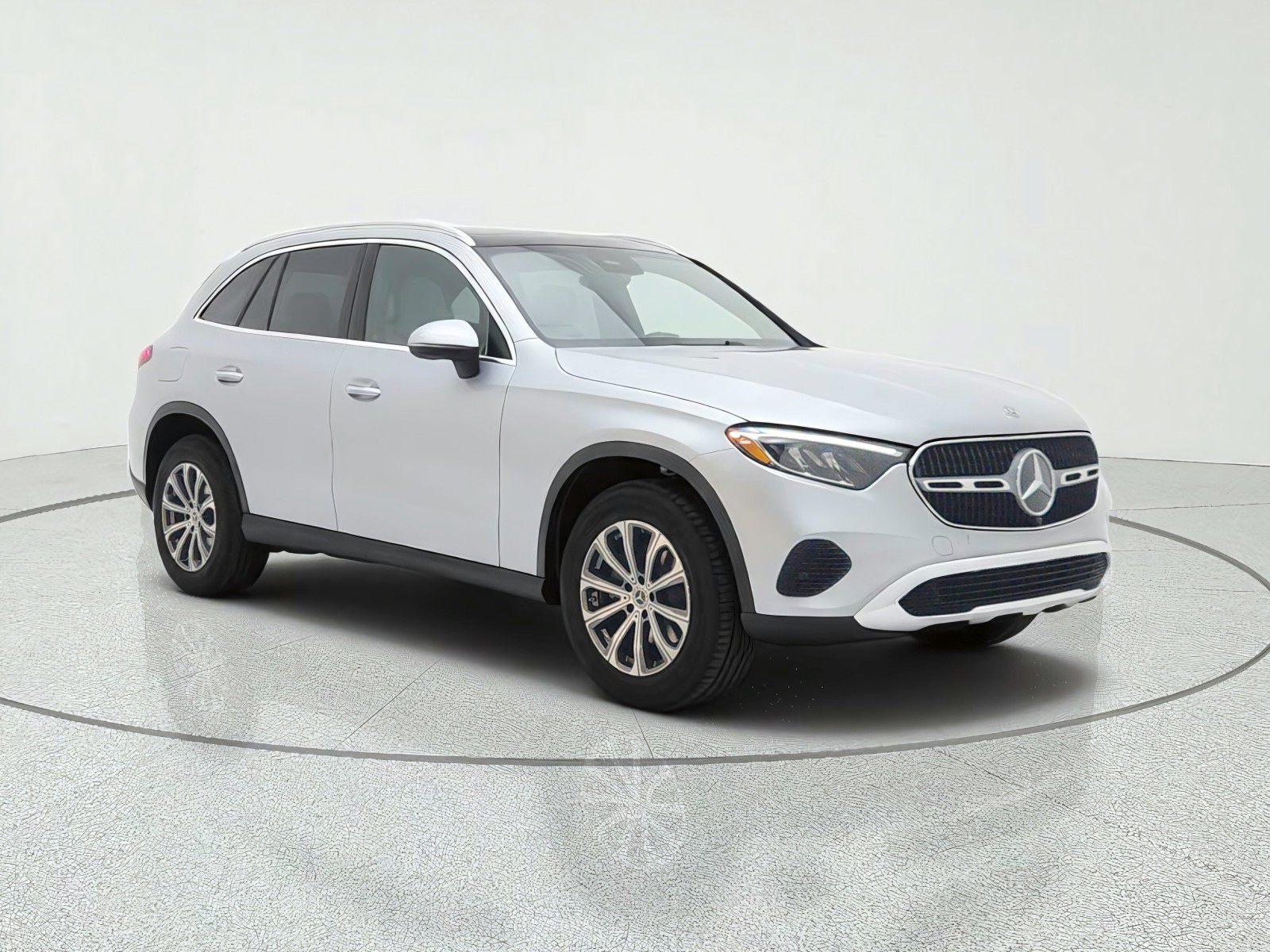 New 2027 Cirrus Silver Metallic Mercedes-Benz GLC 300 SUV image 3