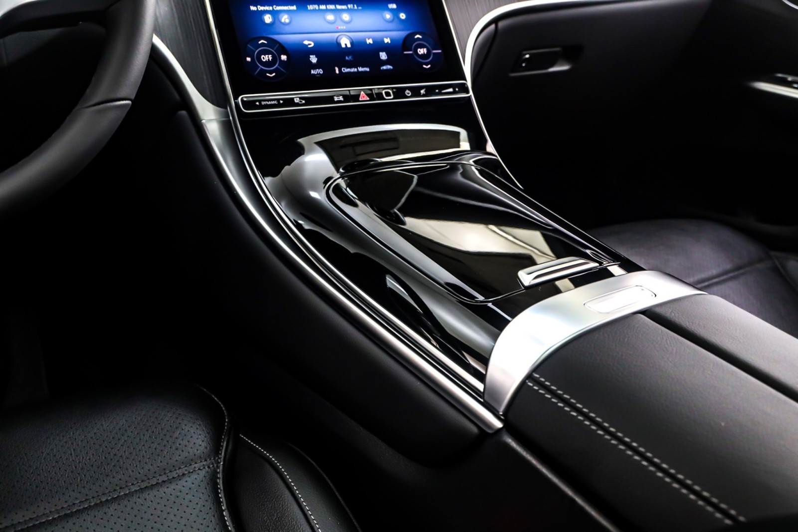 New 2026 Polar White Mercedes-Benz GLC 300 image 6