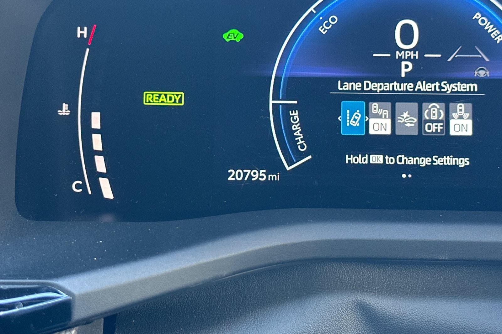 Used 2025 GRAY Toyota LE image 23
