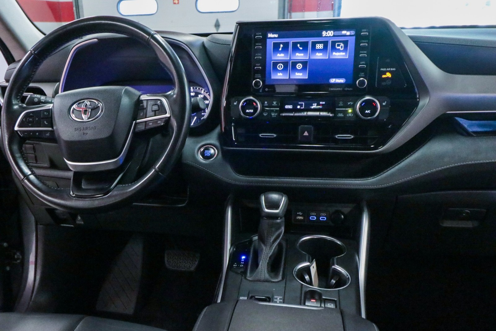 Used Car 2022 Toyota Highlander  Xle For Sale Under $35,000 In Austin, Texas