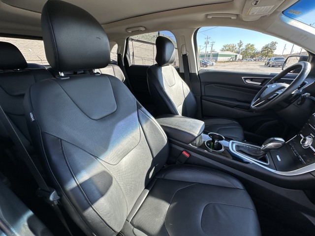 2018 Ford Edge Titanium 21