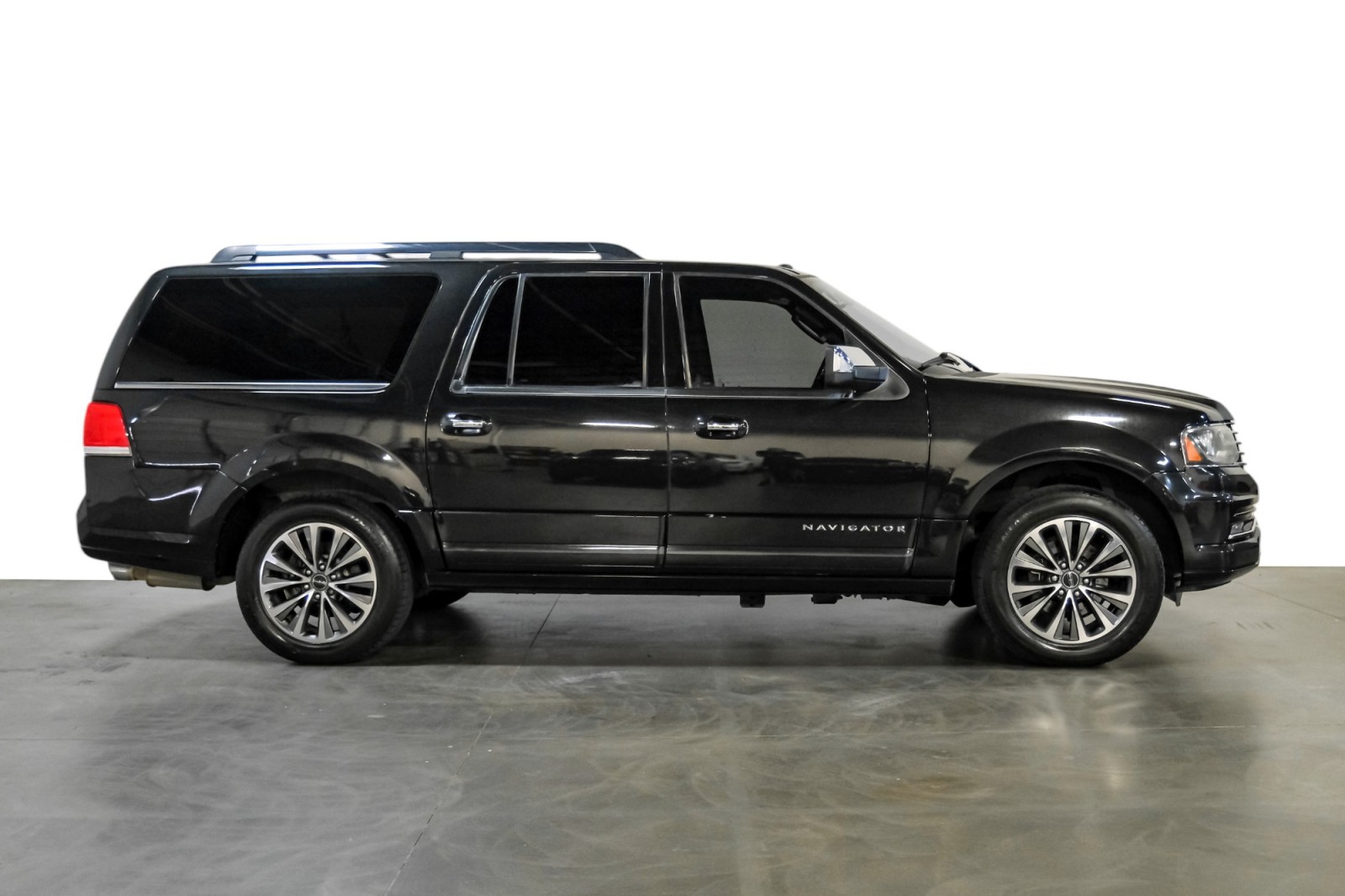 2015 Lincoln Navigator L 4WD 6