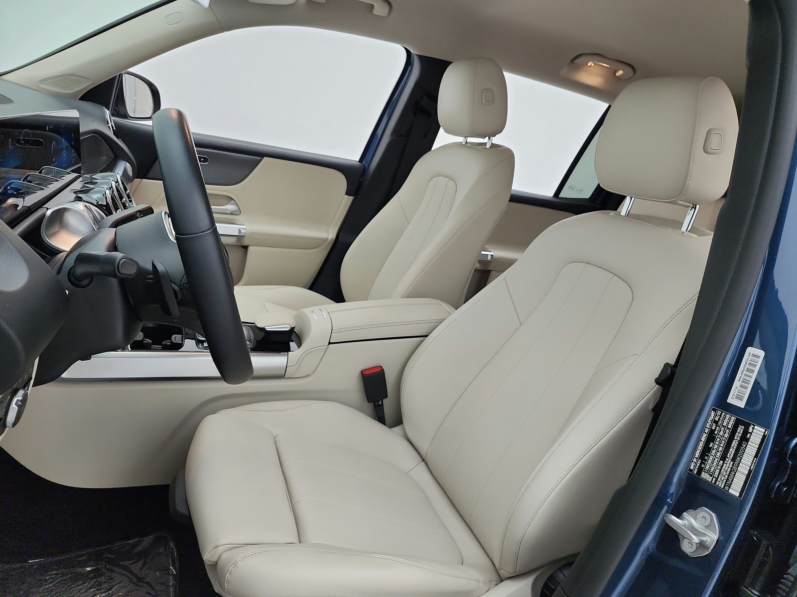 Used 2022 Denim Blue Metallic Mercedes-Benz GLB 250 SUV image 10