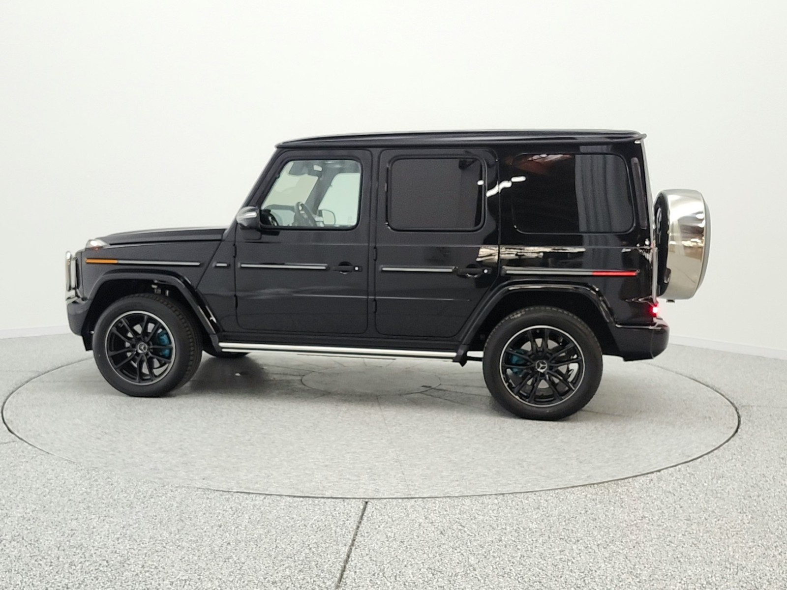 Used 2025 Obsidian Black Metallic Mercedes-Benz G 550 SUV image 8