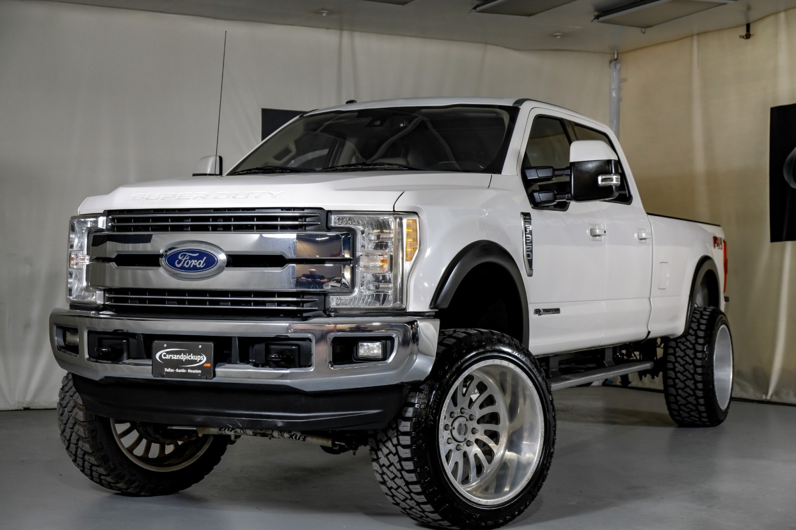 2017 Ford F-350 SRW Lariat 4