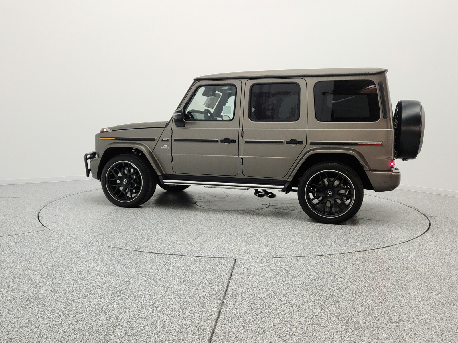 New 2026 MANUFAKTUR Monza Grey Magno Mercedes-Benz AMG® G 63 SUV image 8