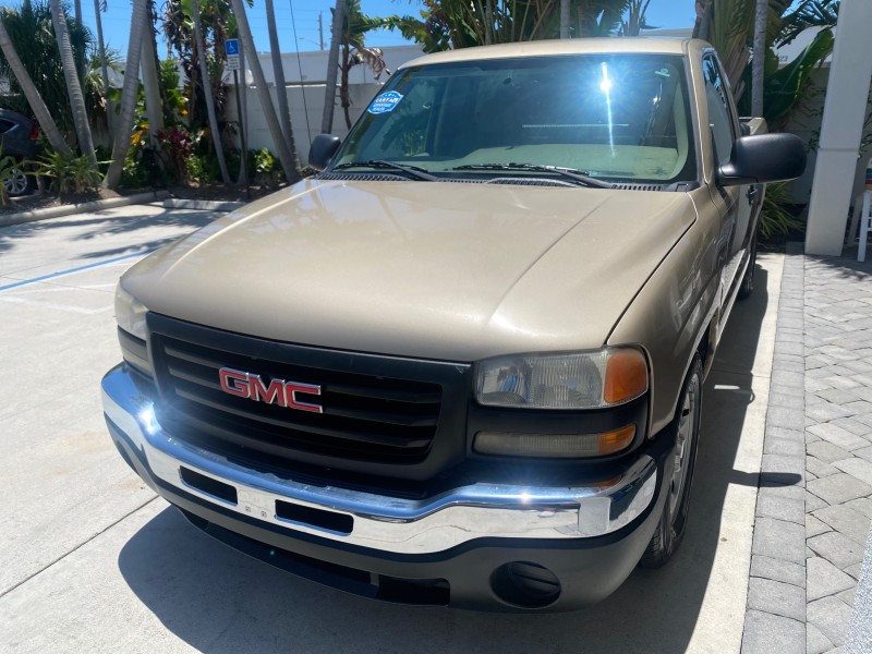 2005 GMC Sierra 1500 LOW MILES 83837 AC NO ACCIDENTS in ,