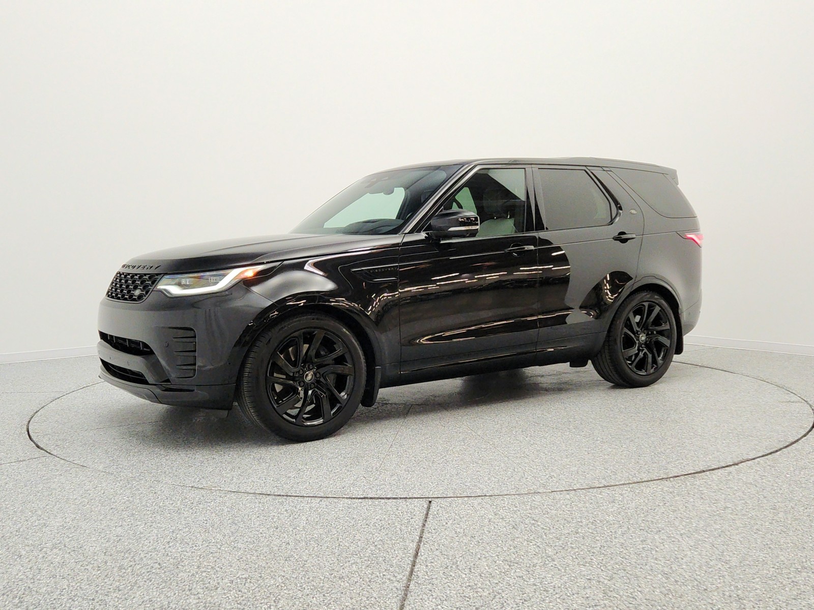 2024 Land Rover Discovery P360 Dynamic SE