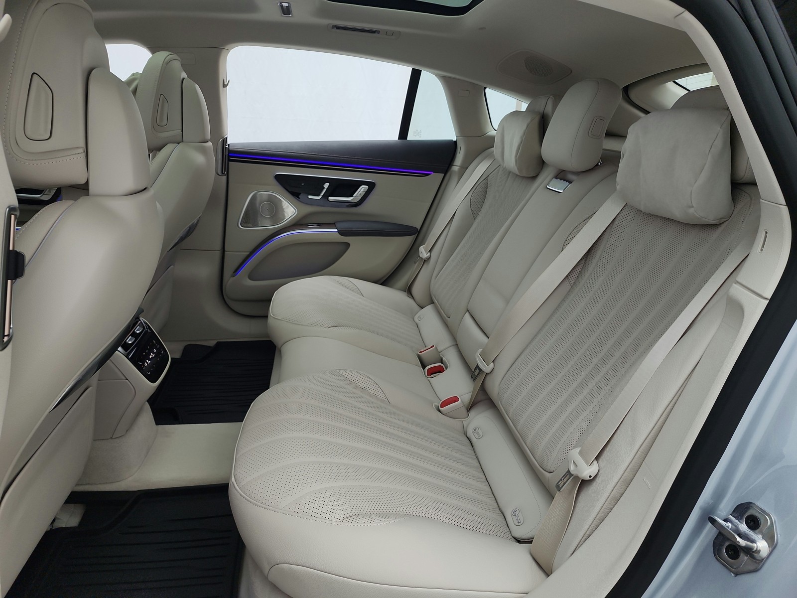 New 2026 Cirrus Silver Metallic Mercedes-Benz EQS 450 image 11