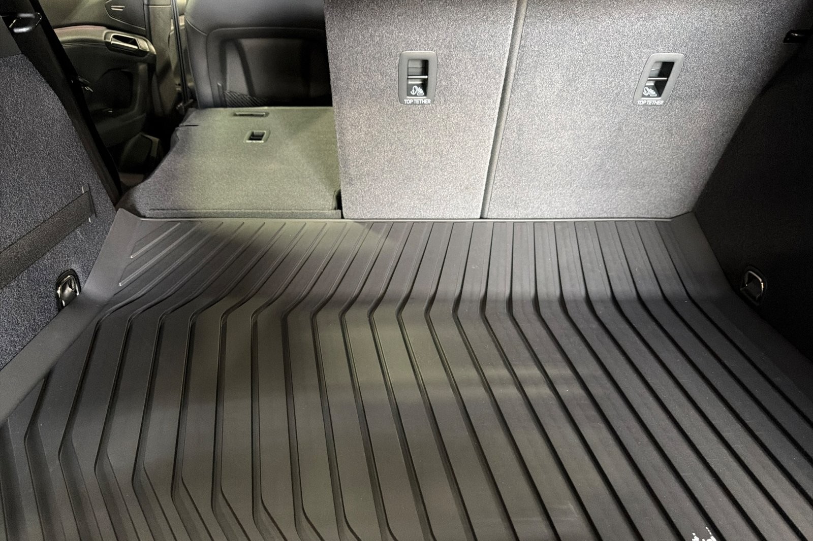 New 2027 Manhattan Gray Metallic Audi Premium quattro image 14