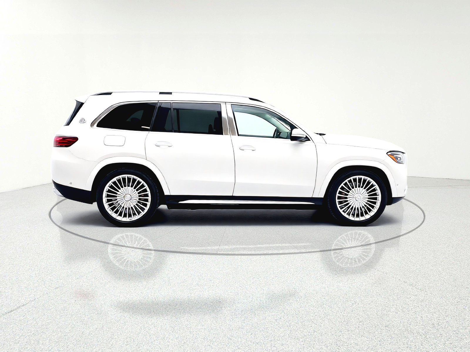 New 2026 MANUFAKTUR Moonlight White Metallic Mercedes-Benz Maybach GLS 600 image 21