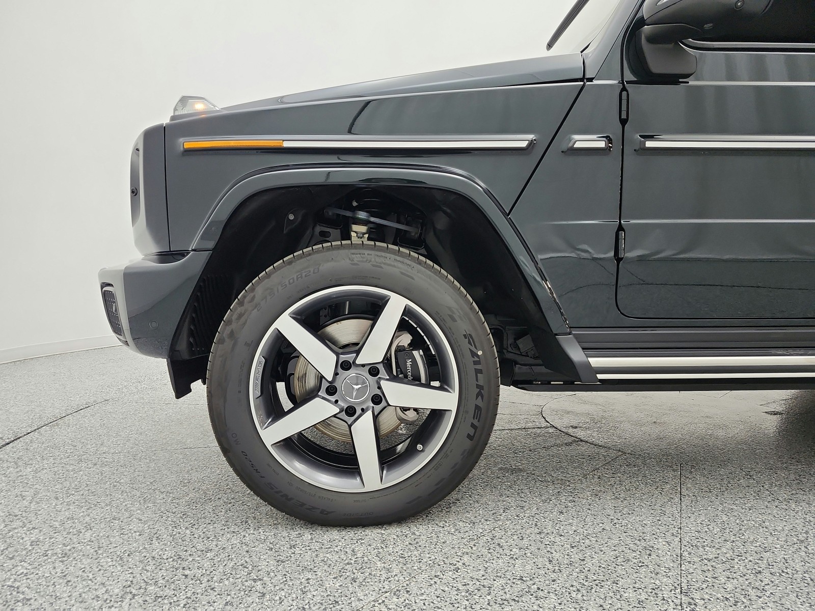 New 2027 Emerald Green Metallic Mercedes-Benz G 580e SUV image 13