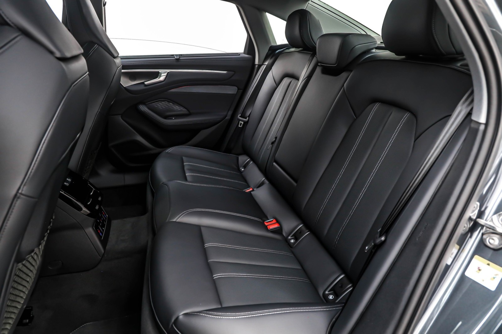 New 2026 Daytona Gray Pearl Effect Audi Premium Plus quattro image 8