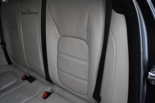 2017 Jaguar F-PACE Navi Leather Moonroof Heated Seats Parking Sensors 34