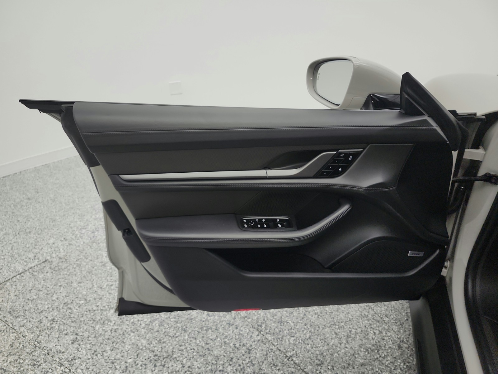 Used 2021 Chalk Porsche Turbo AWD image 14