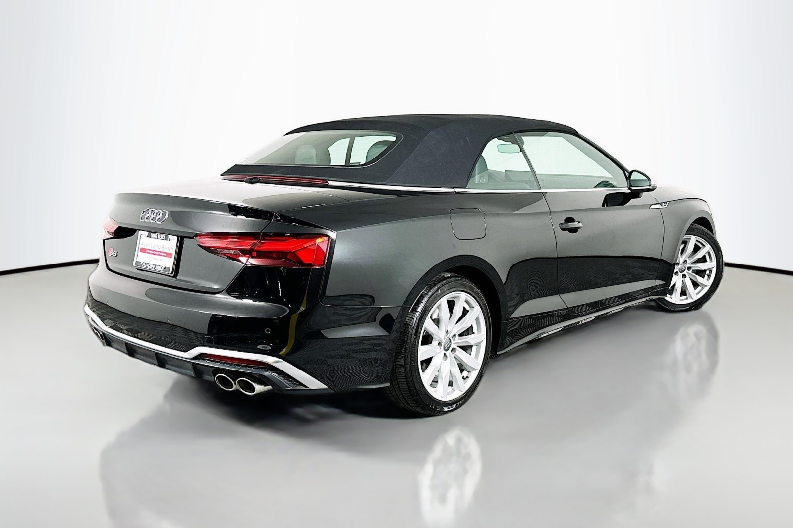 Used 2023 Mythos Black Metallic/Black Roof Audi Premium Plus image 14