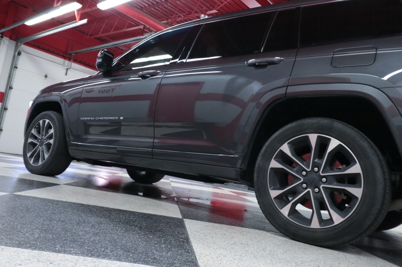 Used Car 2021 Jeep Grand Cherokee L  Overland For Sale In Austin, Texas