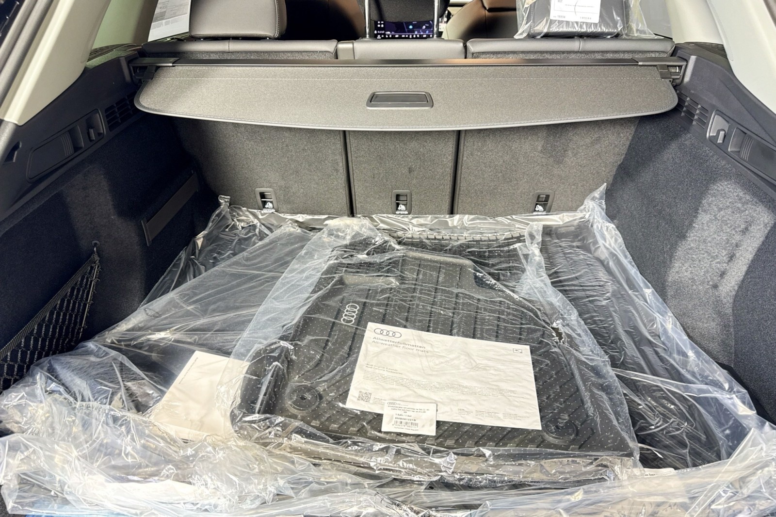 New 2025 Mythos Black Metallic Audi Premium Plus 2.0 TFSI quattro image 23