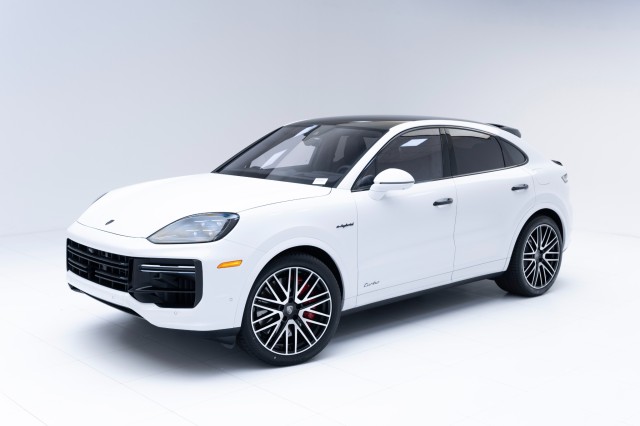 2025  Cayenne Turbo E-Hybrid Coupe in , 