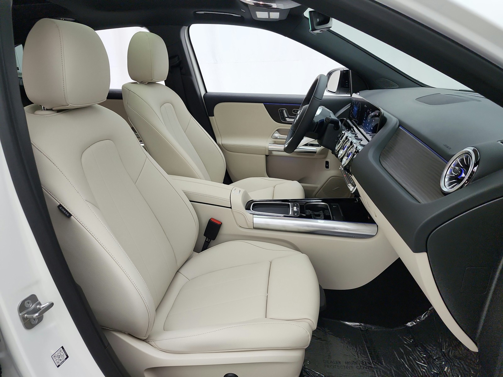 New 2026 Polar White Mercedes-Benz GLA 250 SUV image 14
