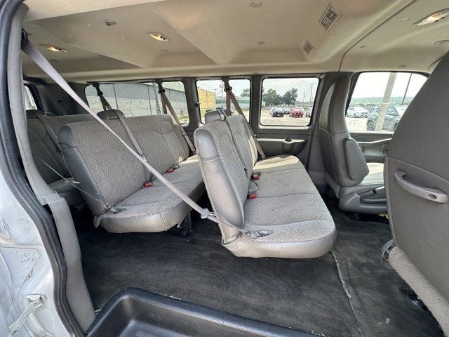 2019 Chevrolet Express Passenger LT 19